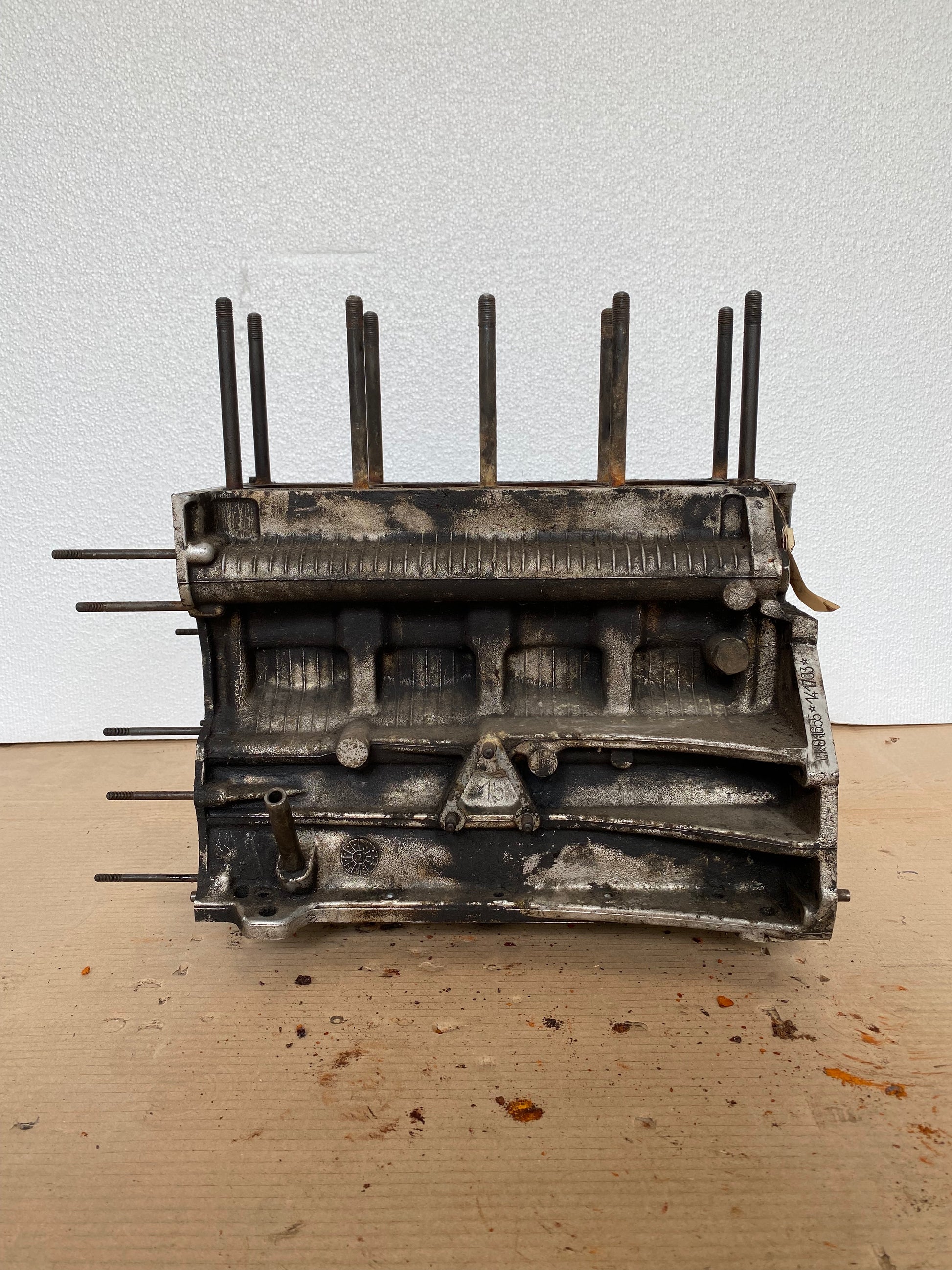 80067 USED ENGINE BLOCK ALFETTA 2000 AR01655