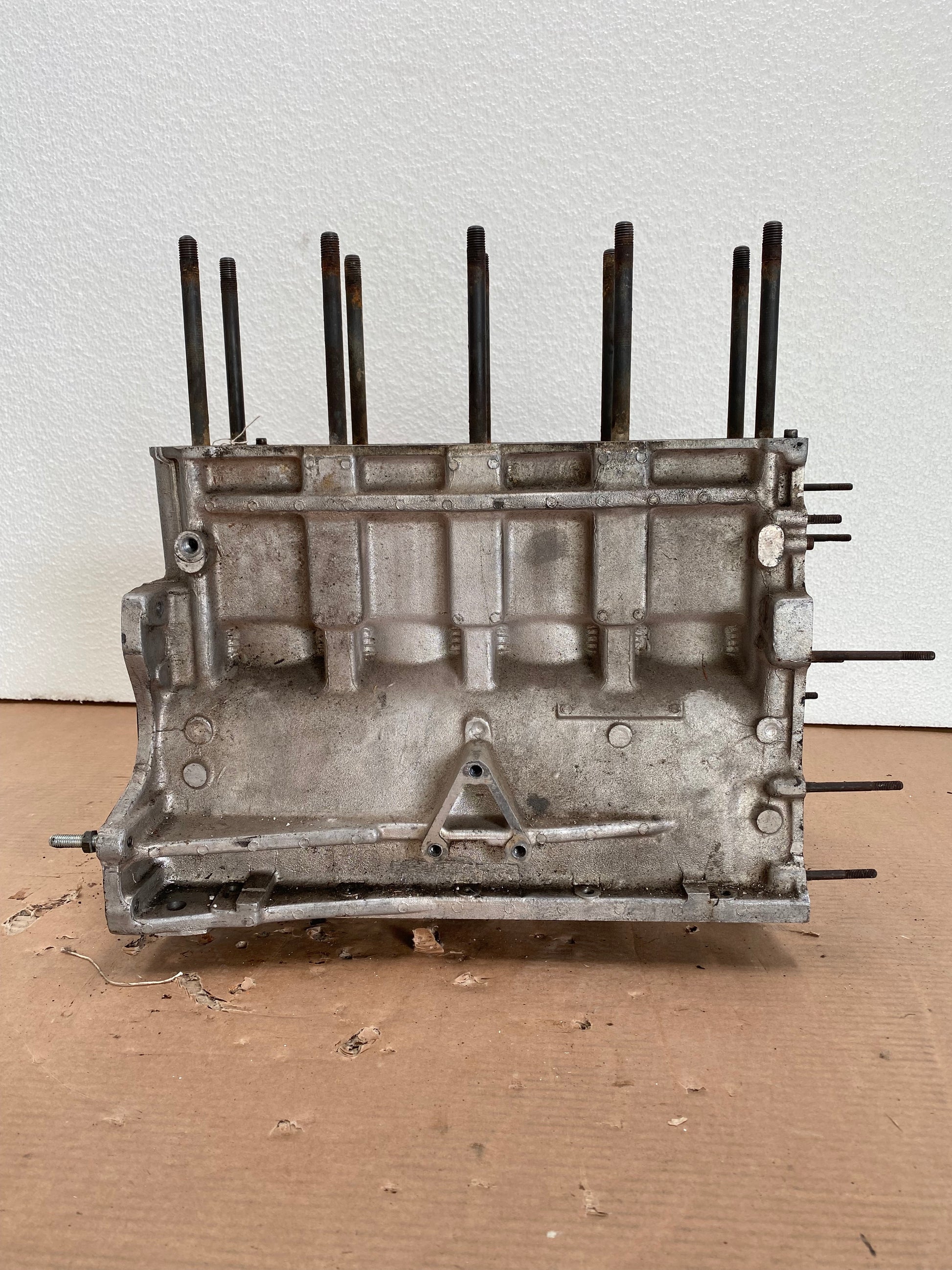 80071 USED ENGINE BLOCK 105 2000 AR00512