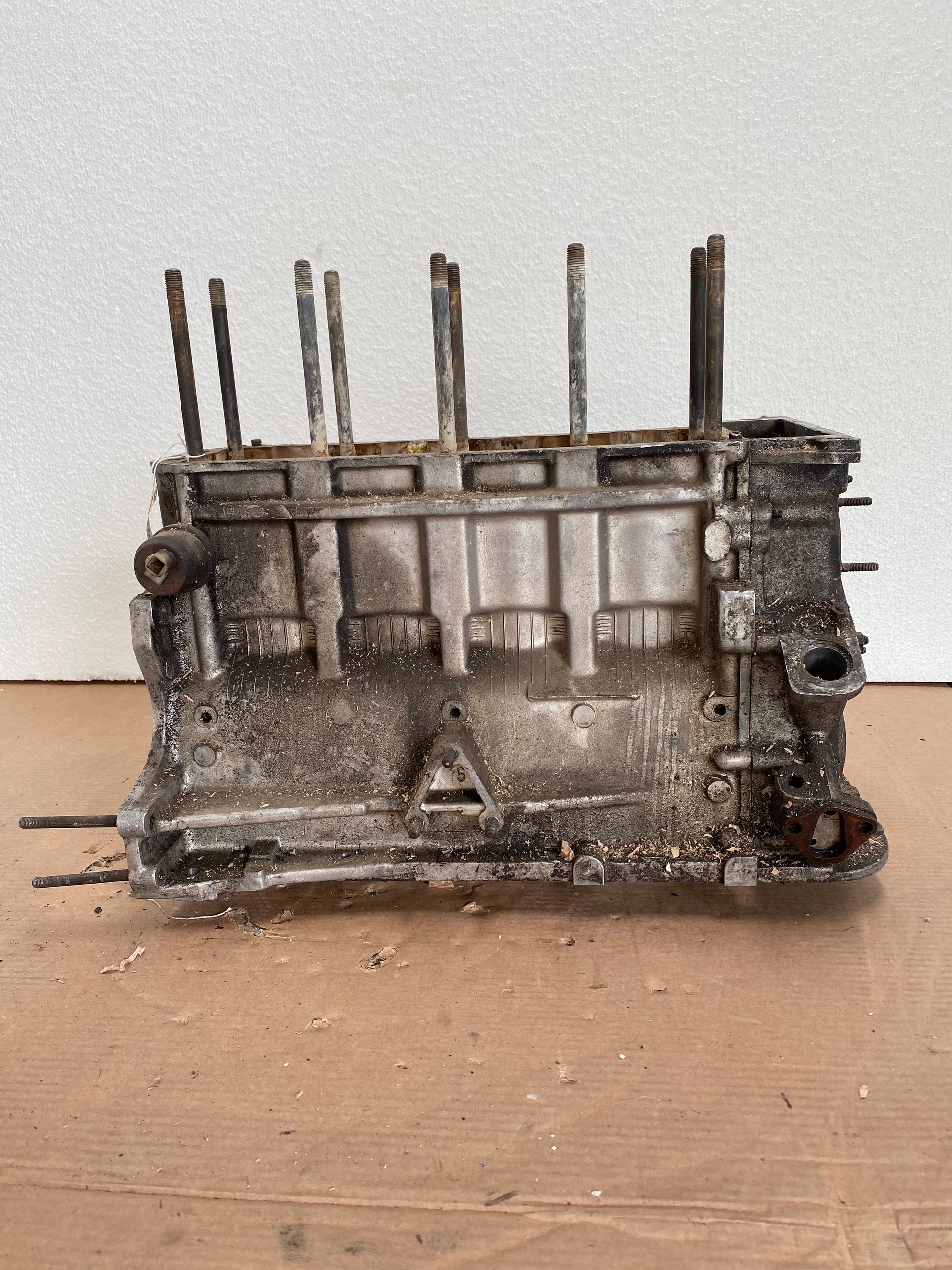 80072 USED ENGINE BLOCK ALFETTA 2000 AR01655