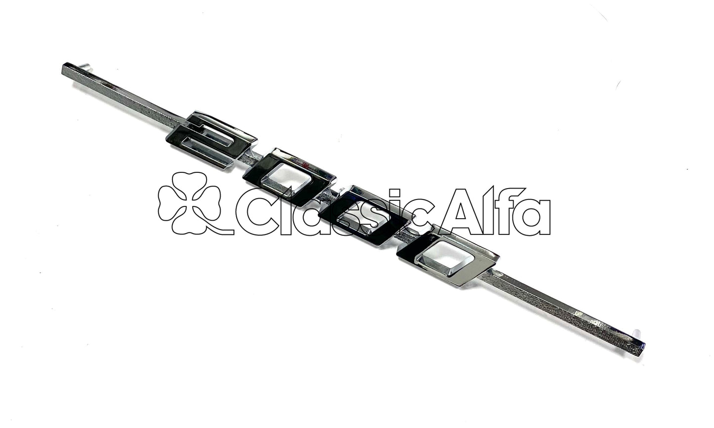 BG014 BOOTLID SCRIPT BADGE 2000