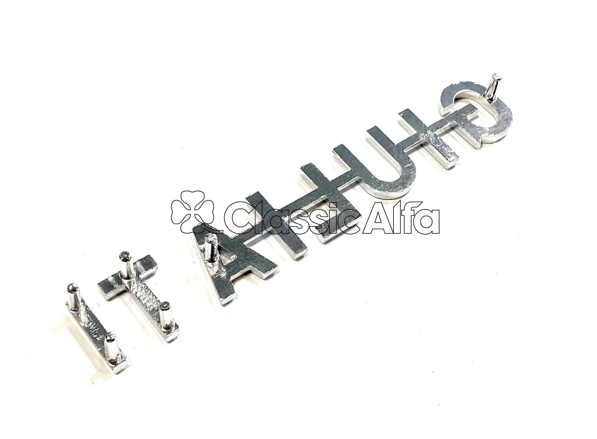 BG085 GIULIA  EARLY "GIULIA TI" BADGE