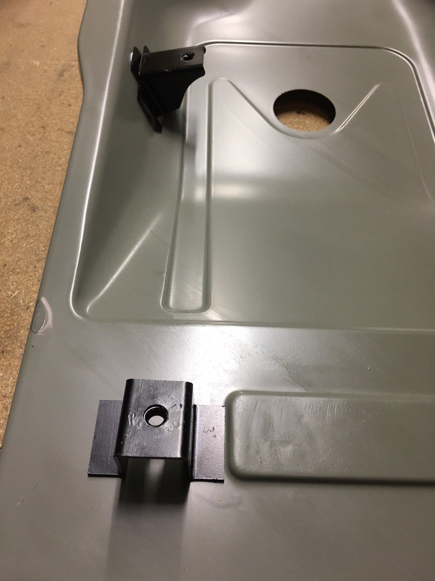 ST167 SPIDER SEAT RAIL BRACKET - ALL CARS 1966-93