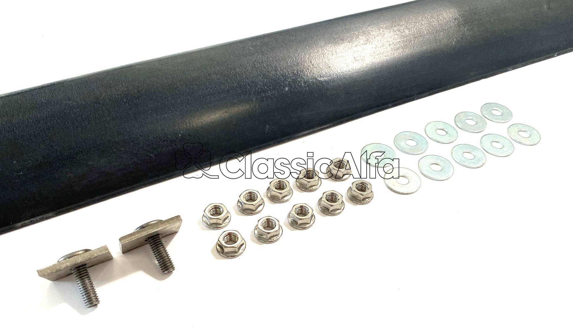 CH046/1 KAMMTAIL SPIDER REAR BUMPER RUBBING STRIP