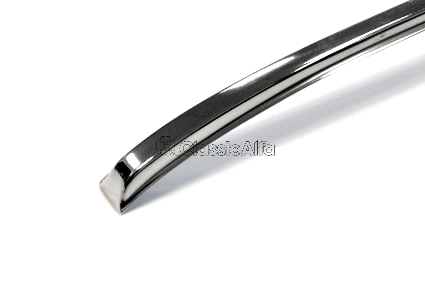 CH102  GIULIA SUPER FRONT BONNET TRIM