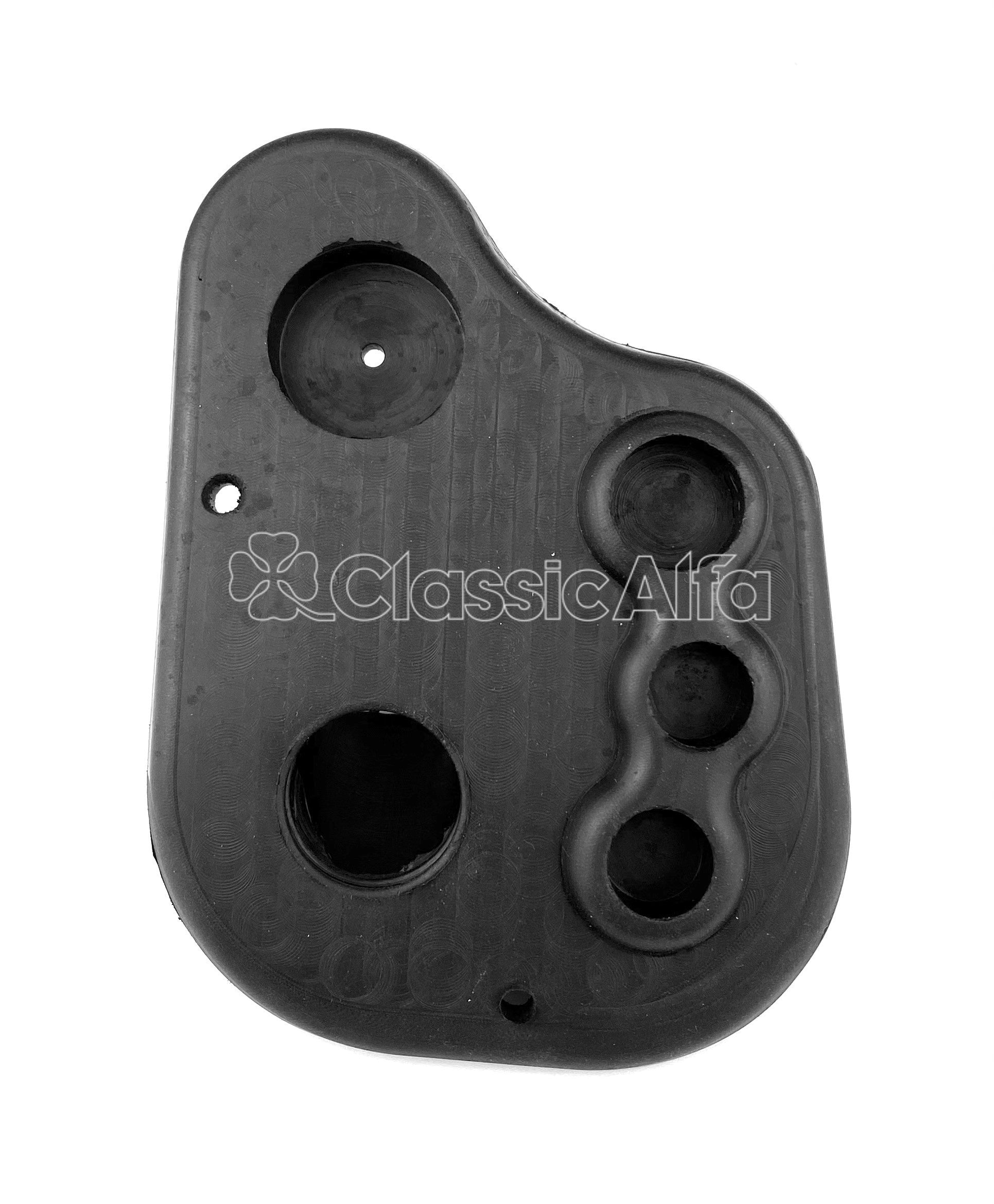 RB148 RHD STEERING COLUMN GROMMET - LATE 105