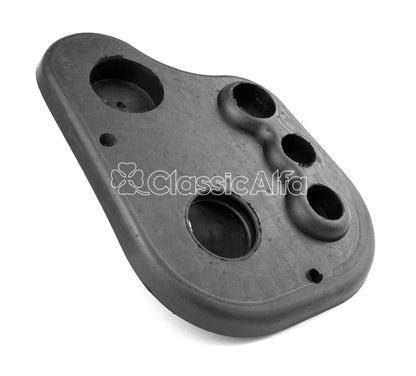 RB148 RHD STEERING COLUMN GROMMET - LATE 105