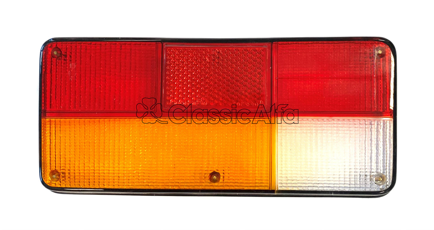 D0111 REAR LIGHT LENS LEFT BLACK RIM 116 SALOON