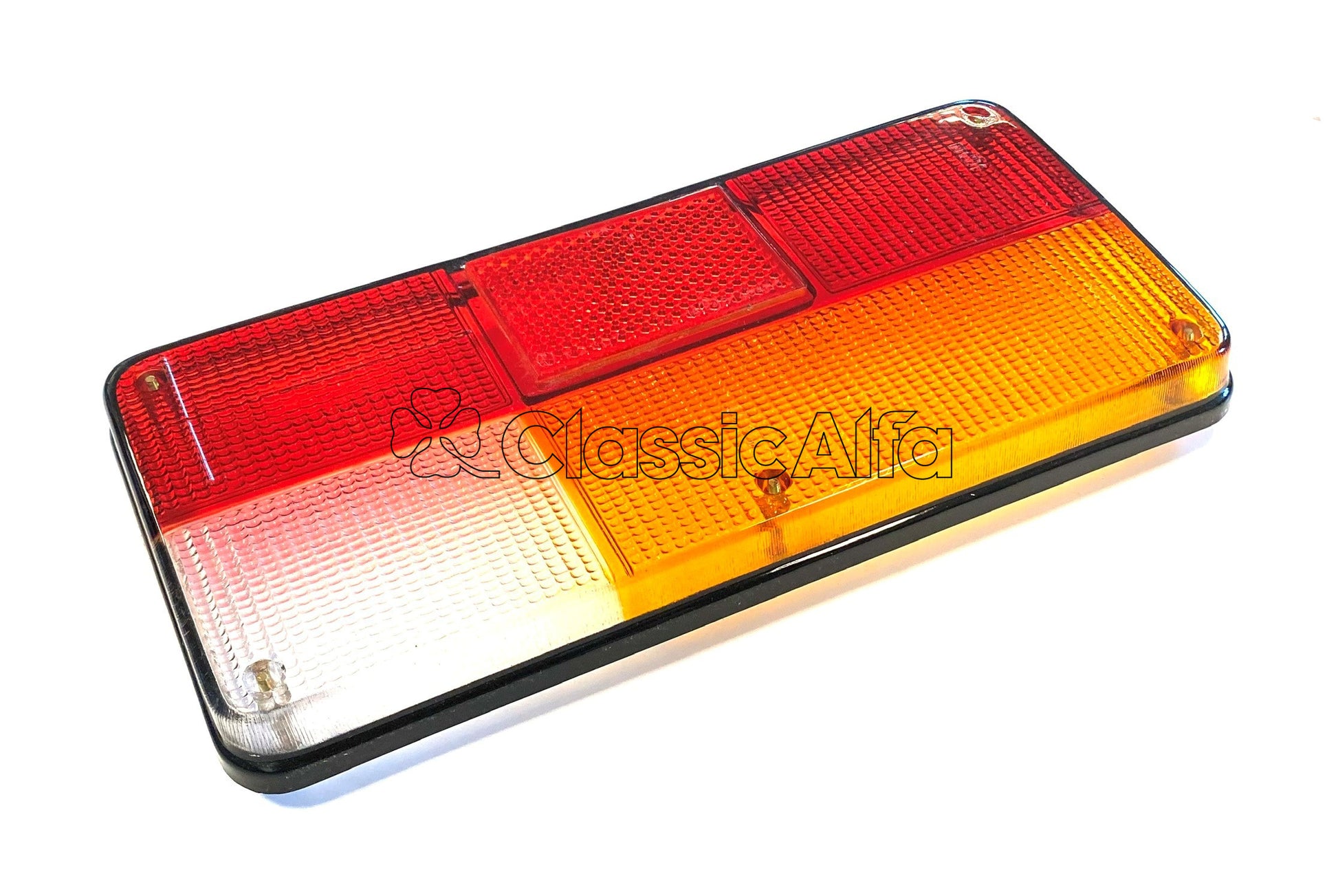 D0112 REAR LIGHT LENS RIGHT BLACK RIM 116 SALOON