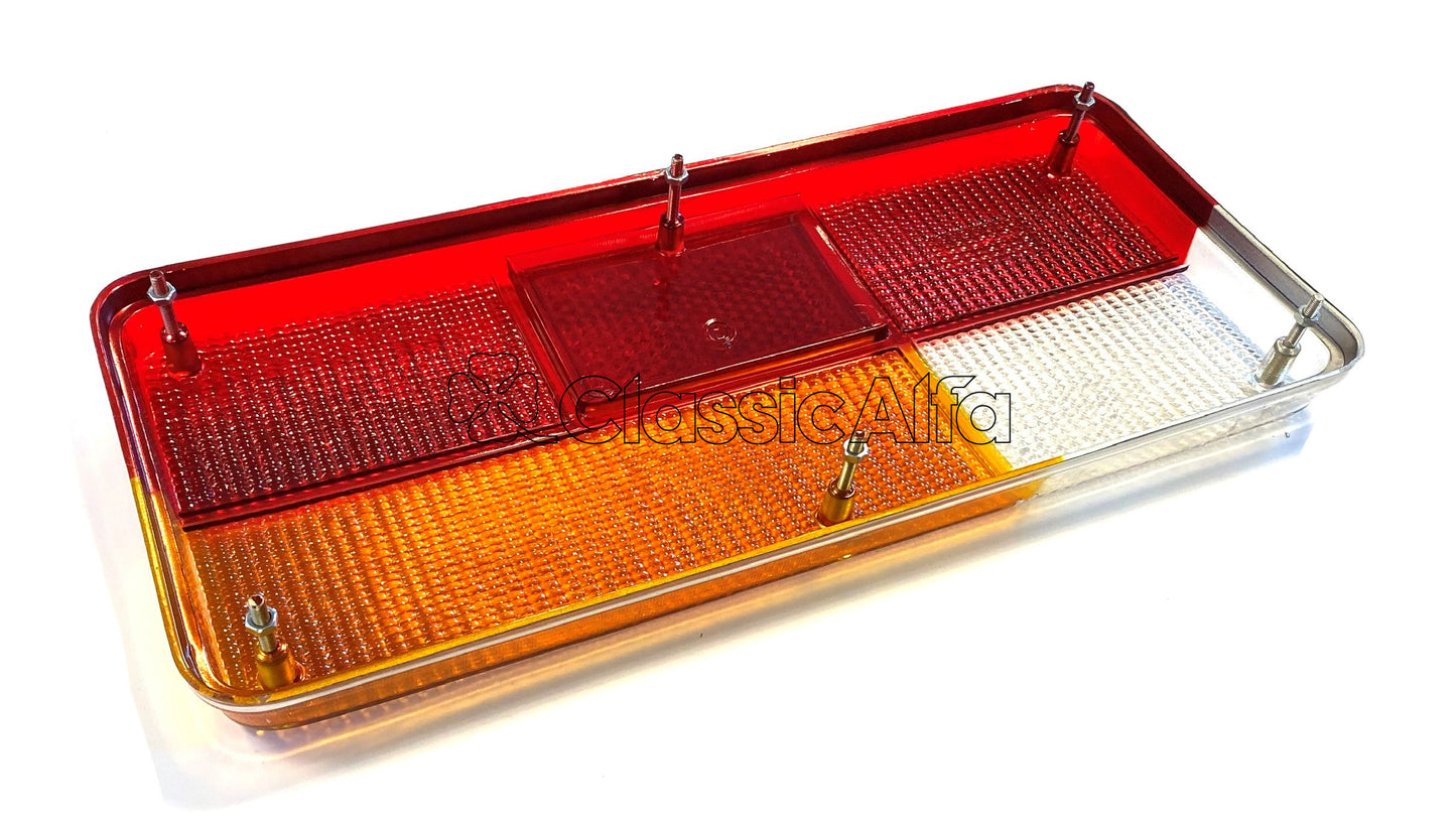 D0114 REAR LIGHT LENS RIGHT CHROME RIM 116 SALOON