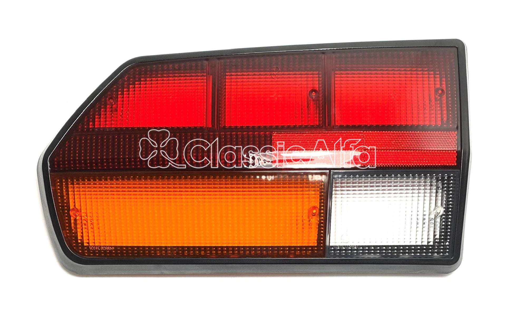 D0395 LEFT REAR LIGHT LENS ALFETTA GTV 80-87