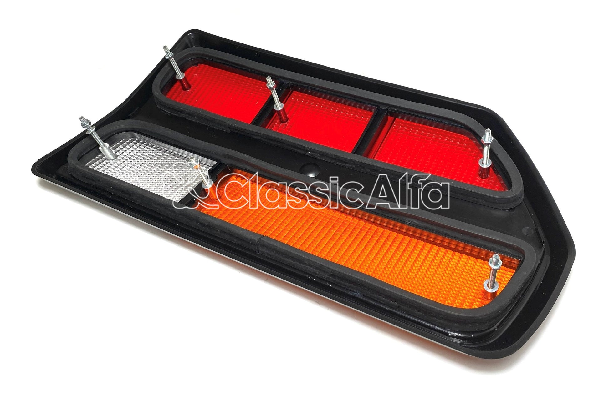 D0395 LEFT REAR LIGHT LENS ALFETTA GTV 80-87