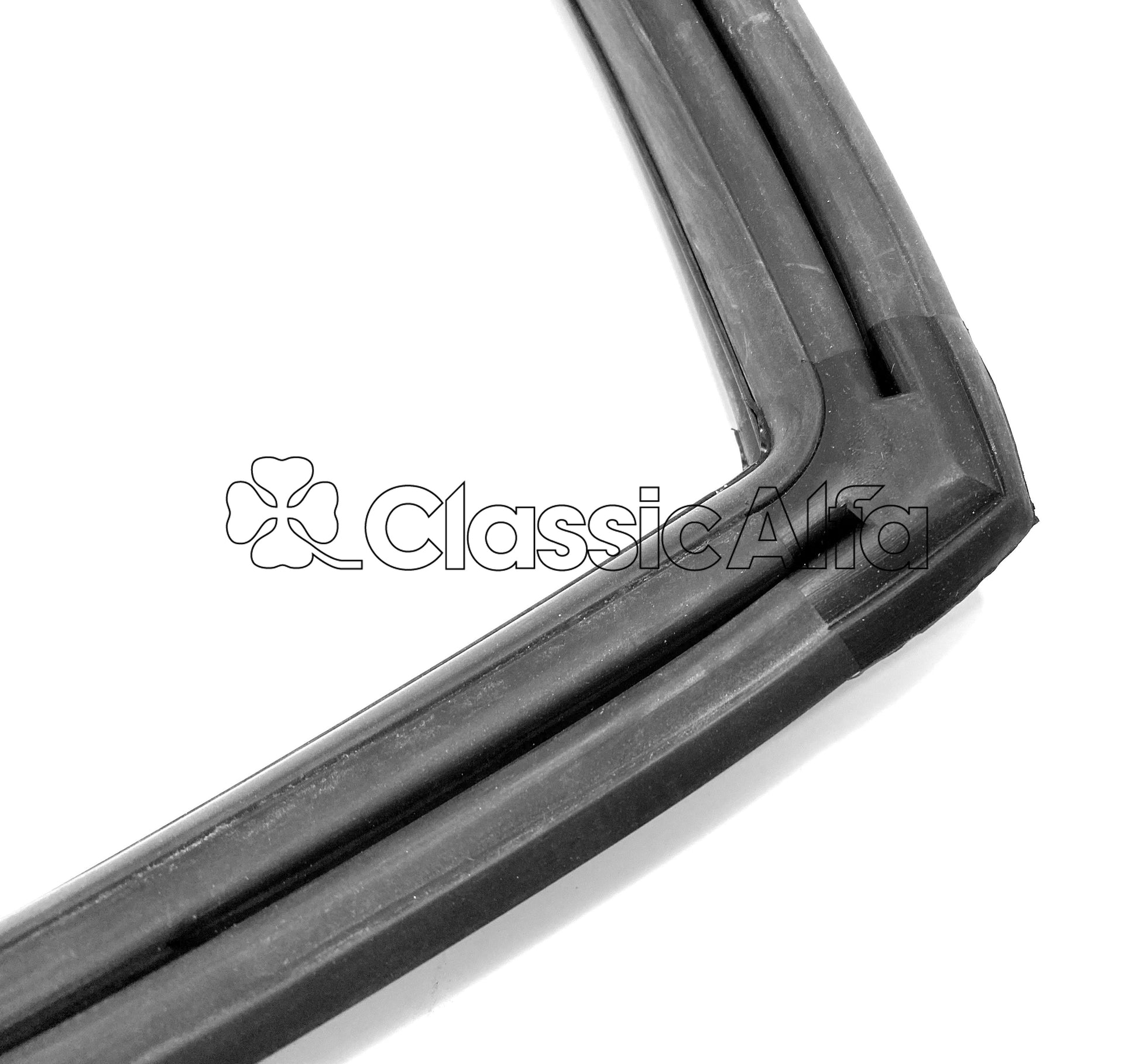 D0397 FRONT SCREEN SEAL WITH INSERT ALFETTA GTV