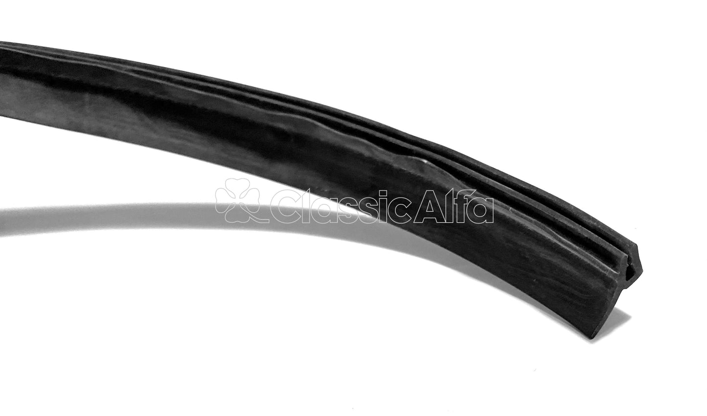 D0404 PAIR DOOR SEALS ON DOOR ALFETTA GTV