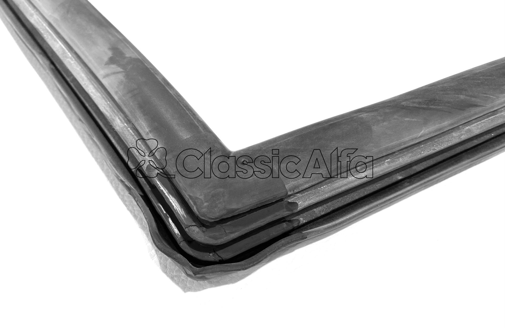 D0470 FRONT SCREEN SEAL ALFETTA SALOON NO INSERT