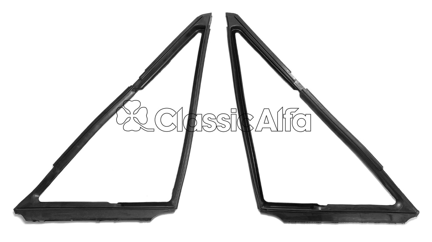 D0472 PAIR QUARTERLIGHT SEAL ALFETTA SALOON 2ND SERIES