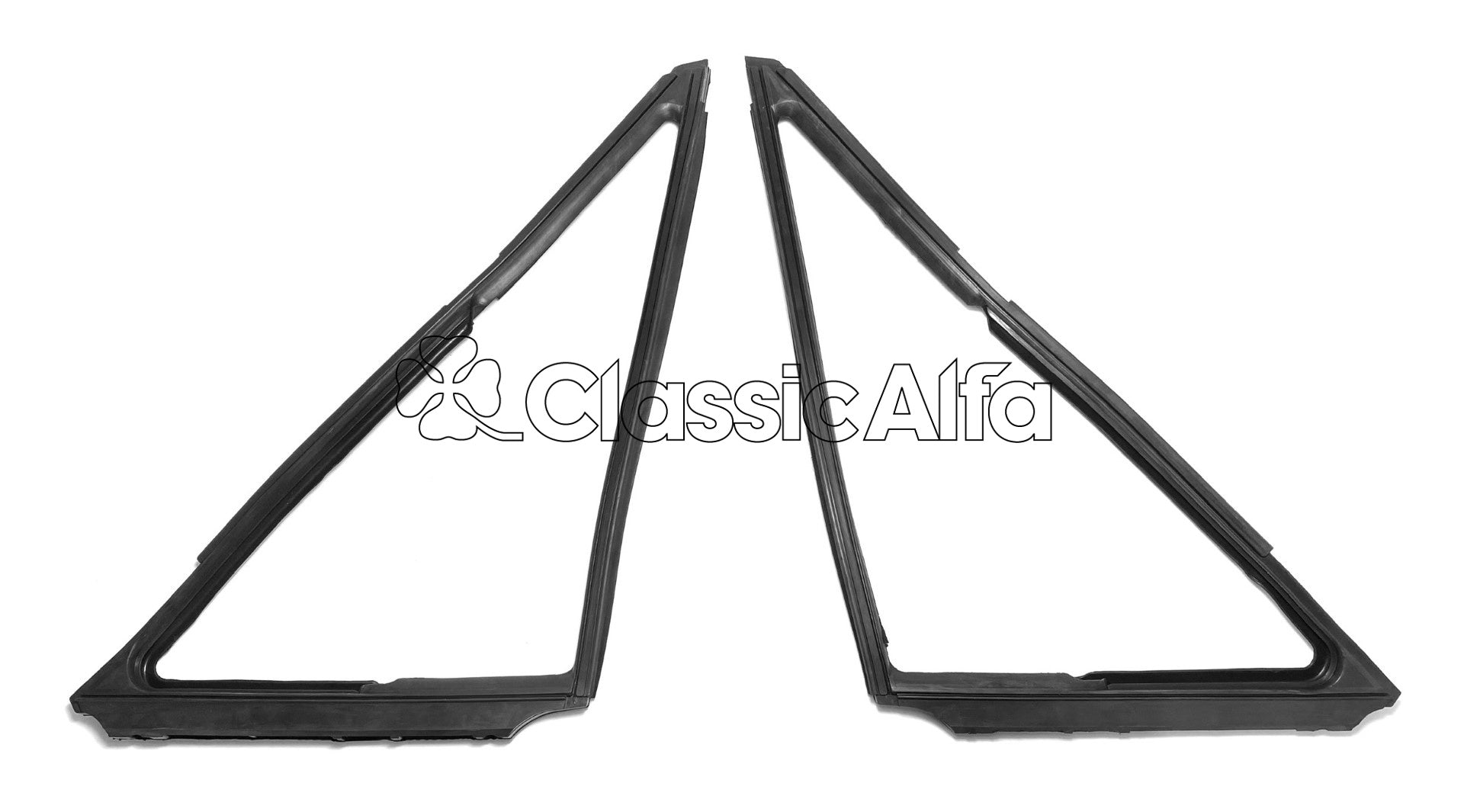 D0472 PAIR QUARTERLIGHT SEAL ALFETTA SALOON 2ND SERIES