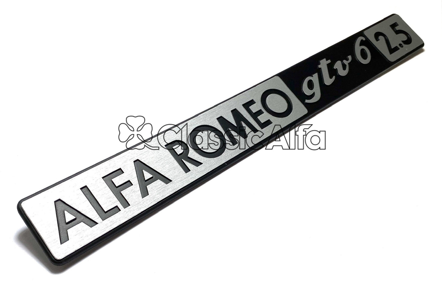 D0514 ALFETTA EARLY GTV6 2.5 BOOT BADGE
