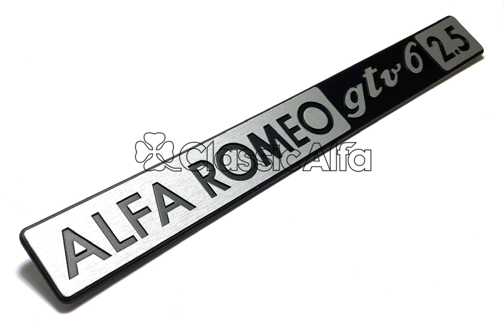 D0514 ALFETTA EARLY GTV6 2.5 BOOT BADGE