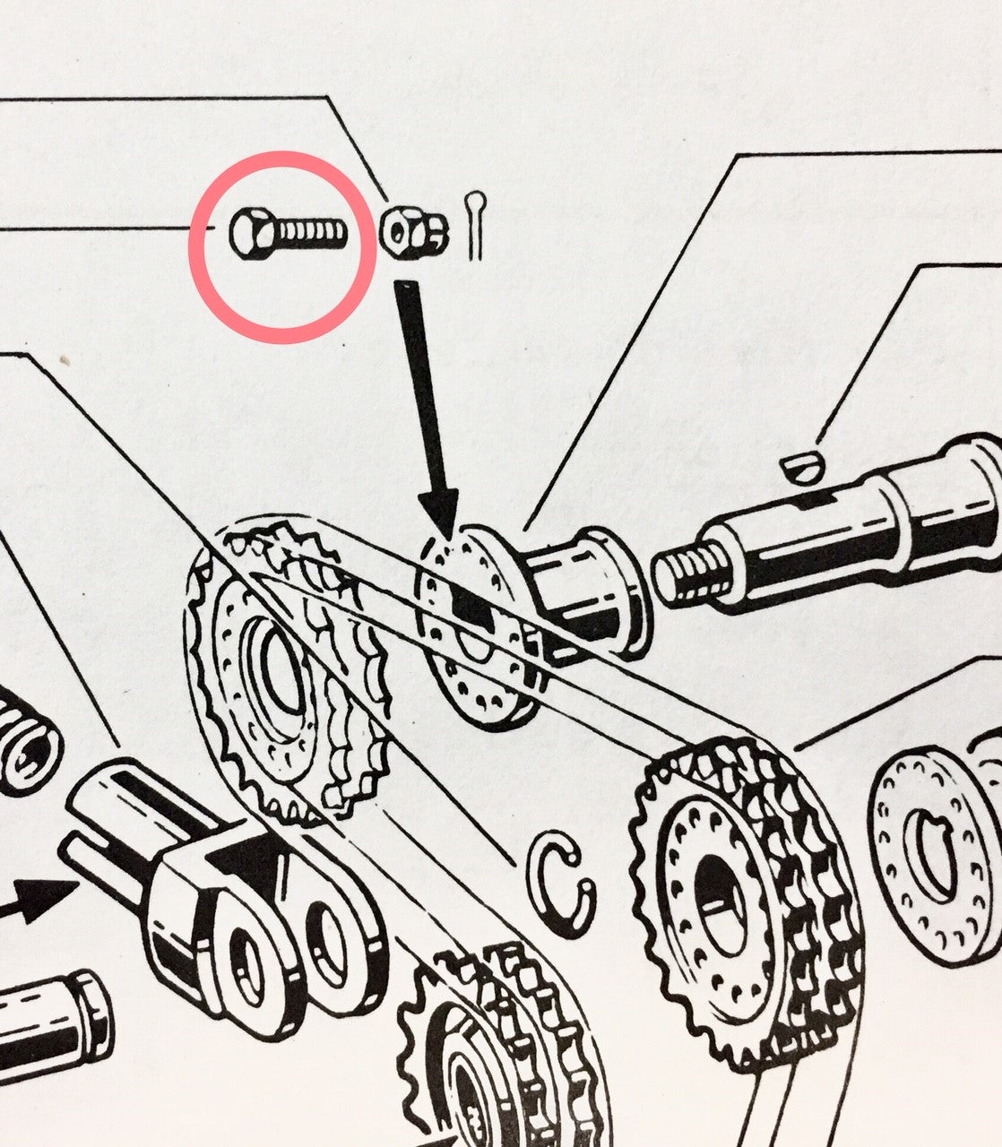 EN079/1  CAMSHAFT SPROCKET BOLT