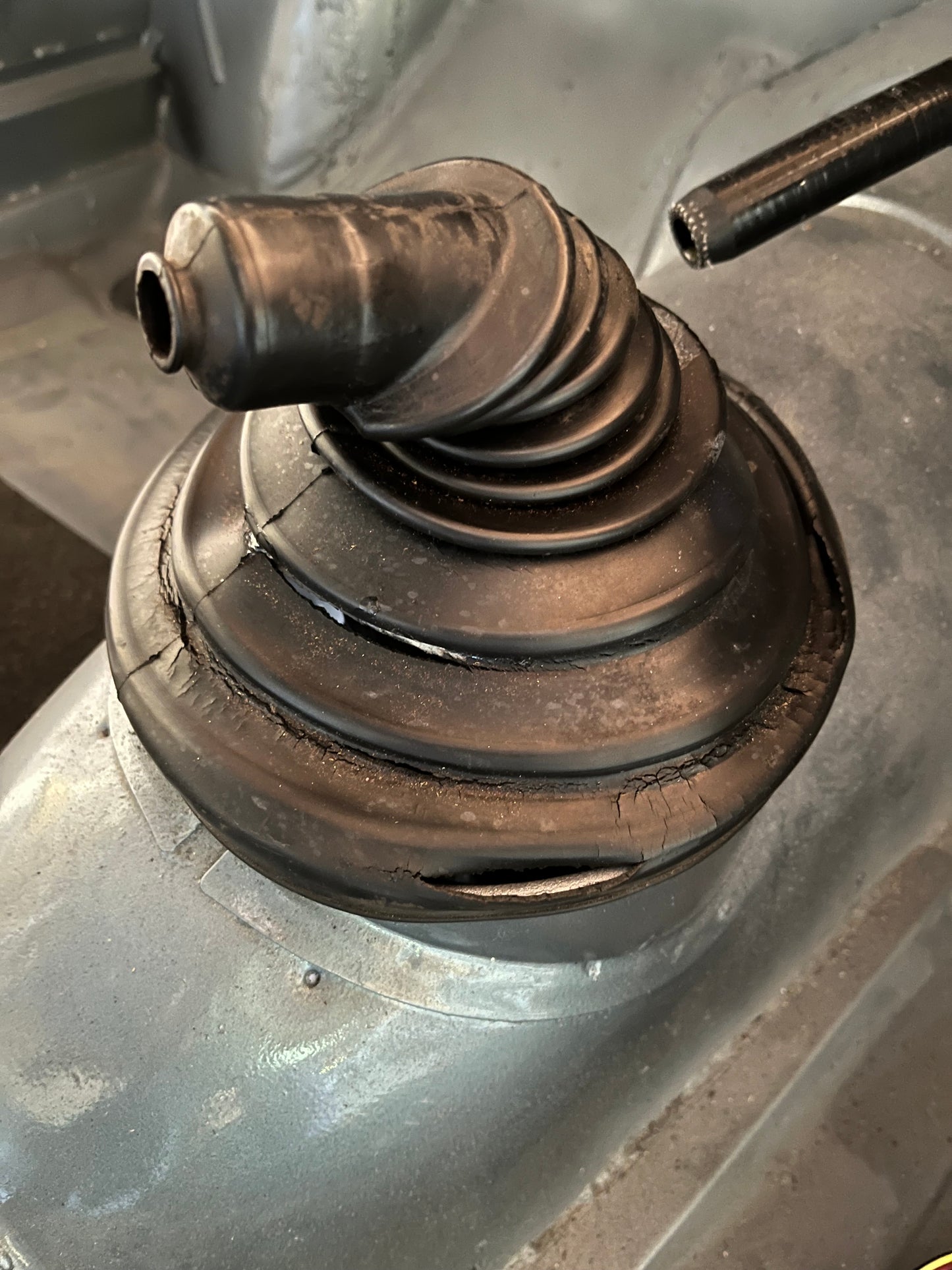 GB022 GEARBOX RUBBER COMBINATION GAITER