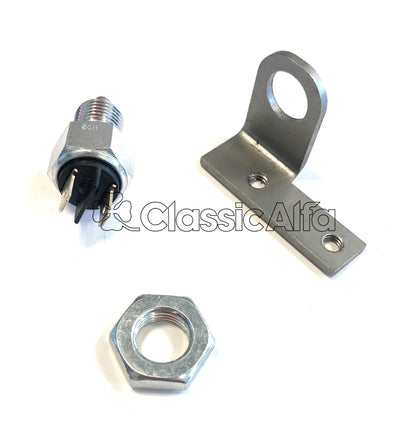 GB049/1 REVERSE LIGHT SWITCH - BRACKET MOUNTED