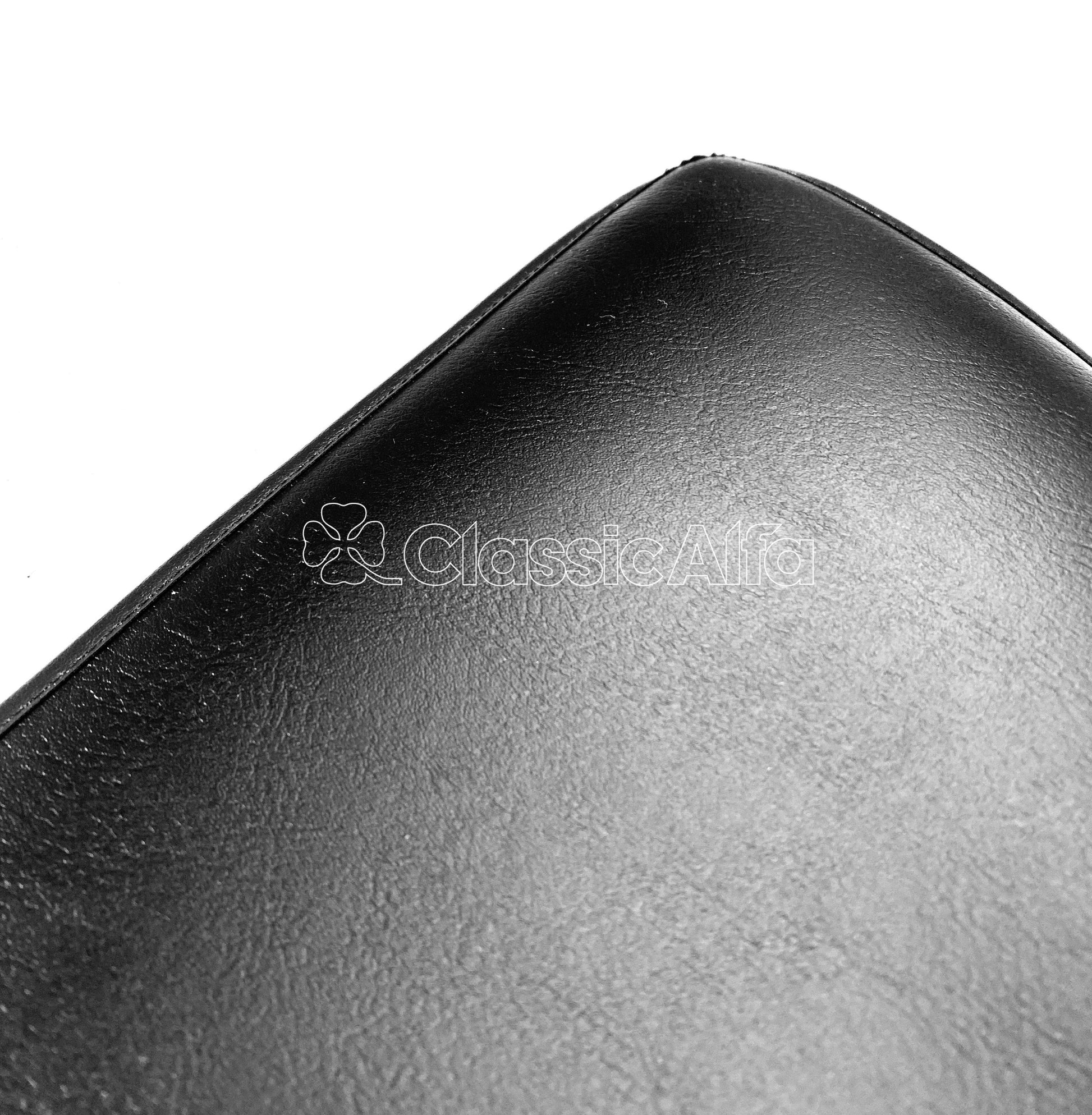 GTA045 GTA 1300 BLACK VINYL FLOOR SET - LHD