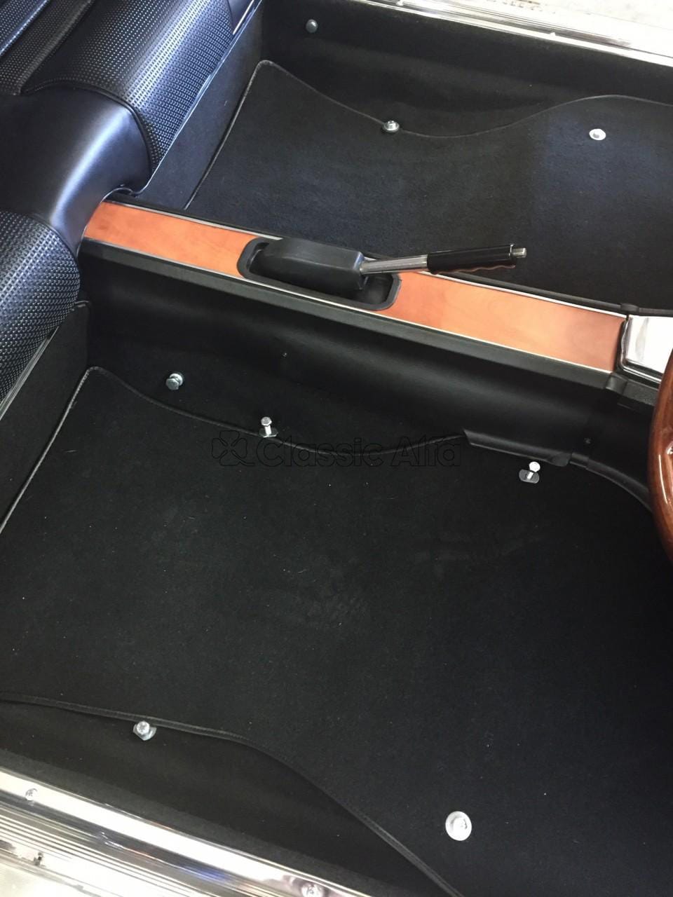 IN045 VENEER CONSOLE 1750 LOWER