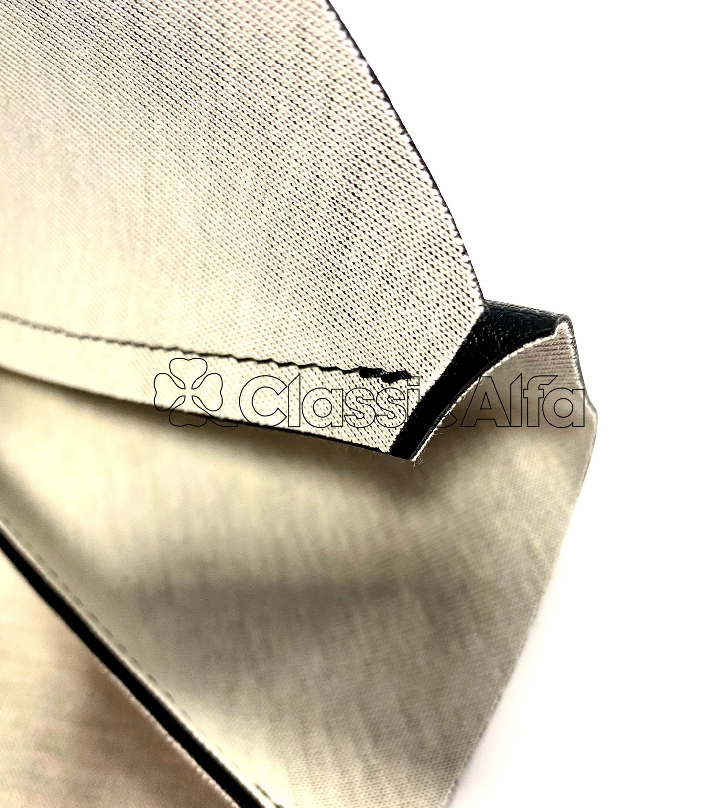 IN047 GEAR LEVER GAITER - BLACK VINYL 4 ROW