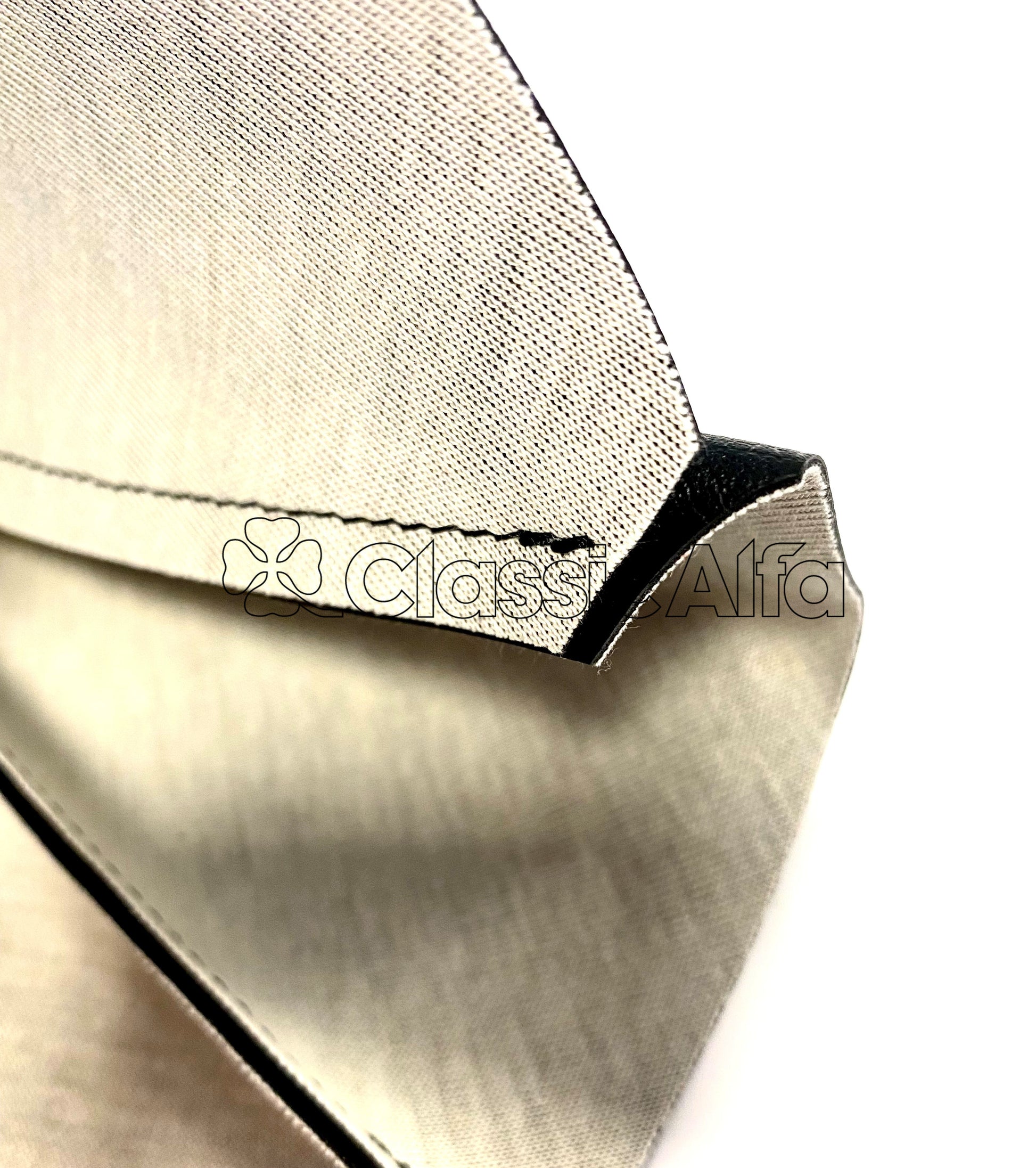 IN047 GEAR LEVER GAITER - BLACK VINYL 4 ROW