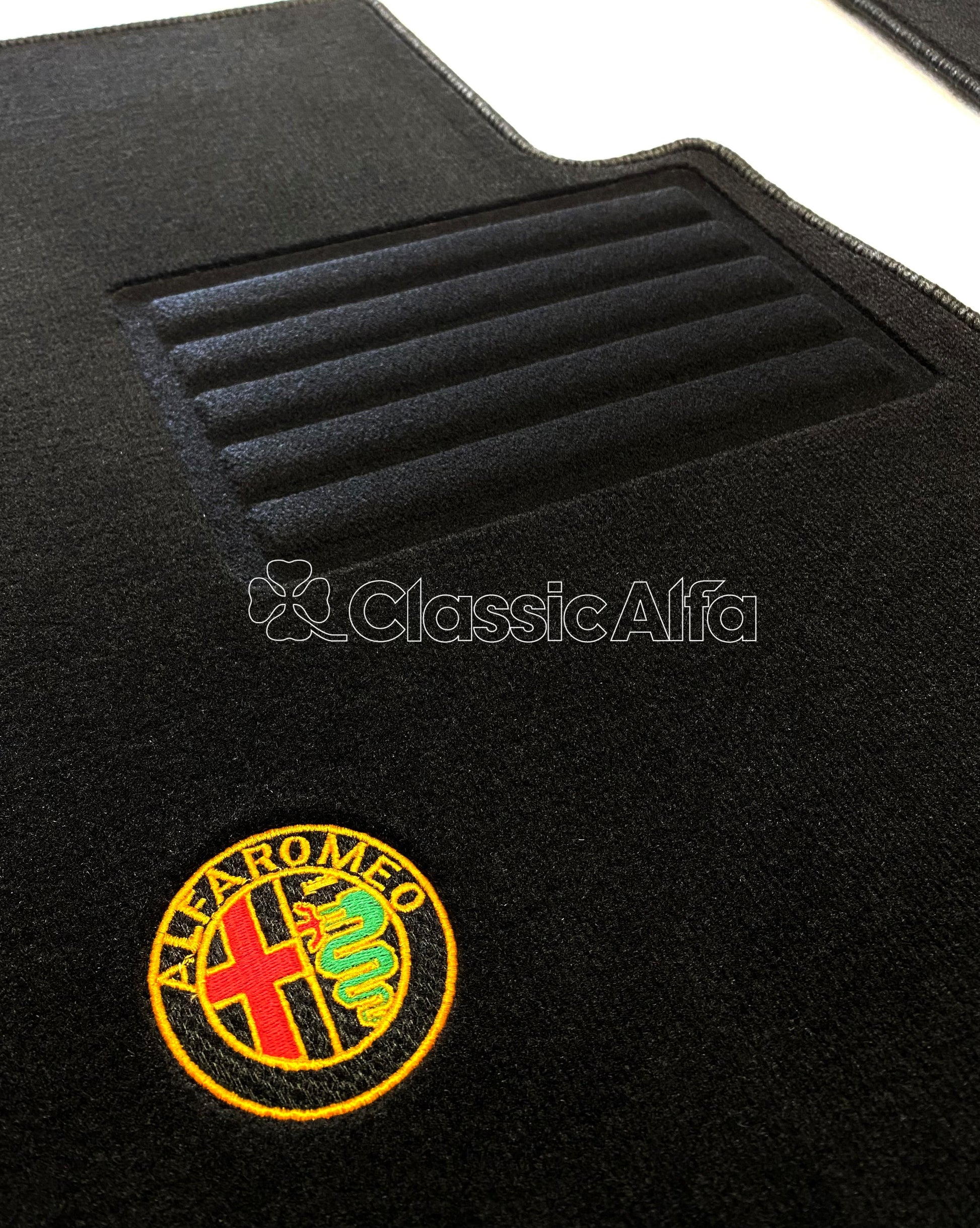 IN096 SPIDER 1985-93 OVERMATS - BLACK CARPET