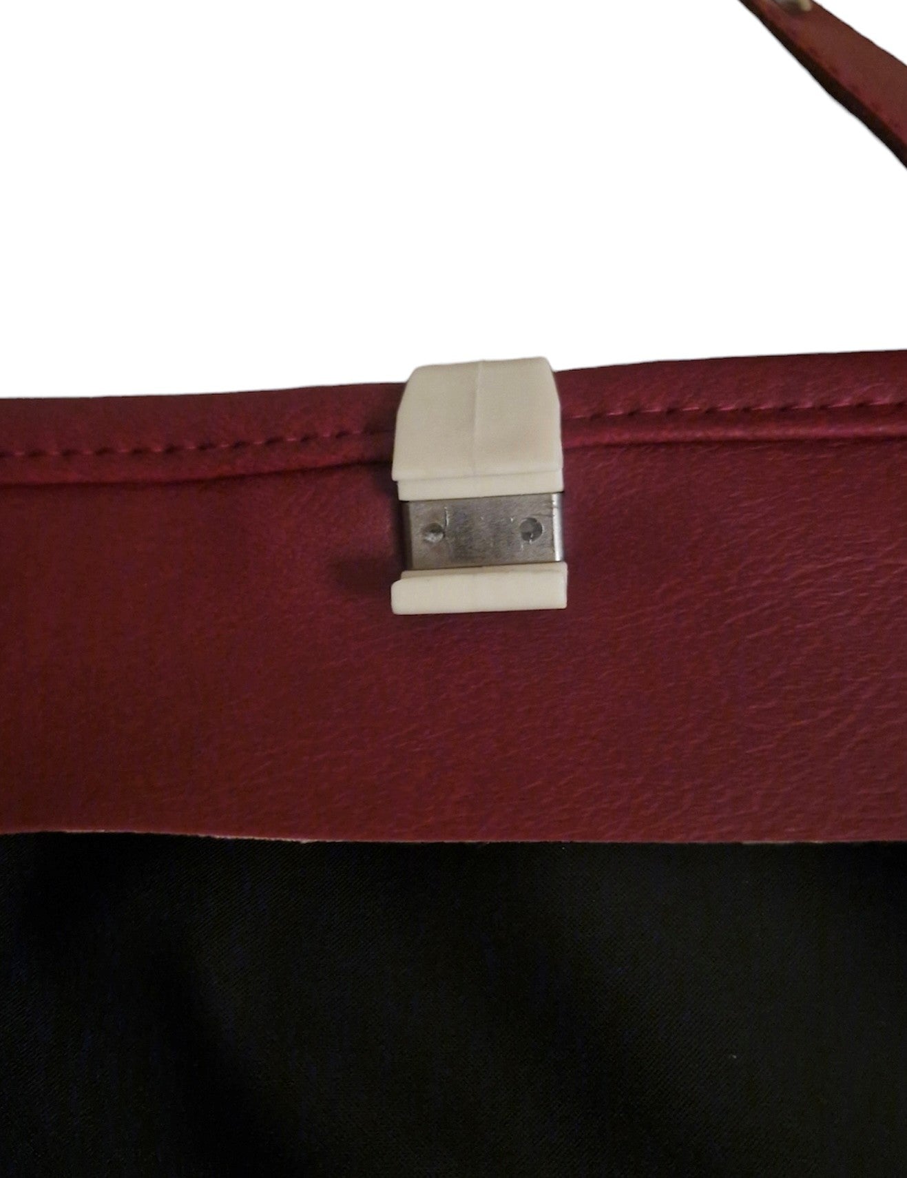 IN109 PLASTIC CLIP FOR SPIDER SOFT TOP COVER