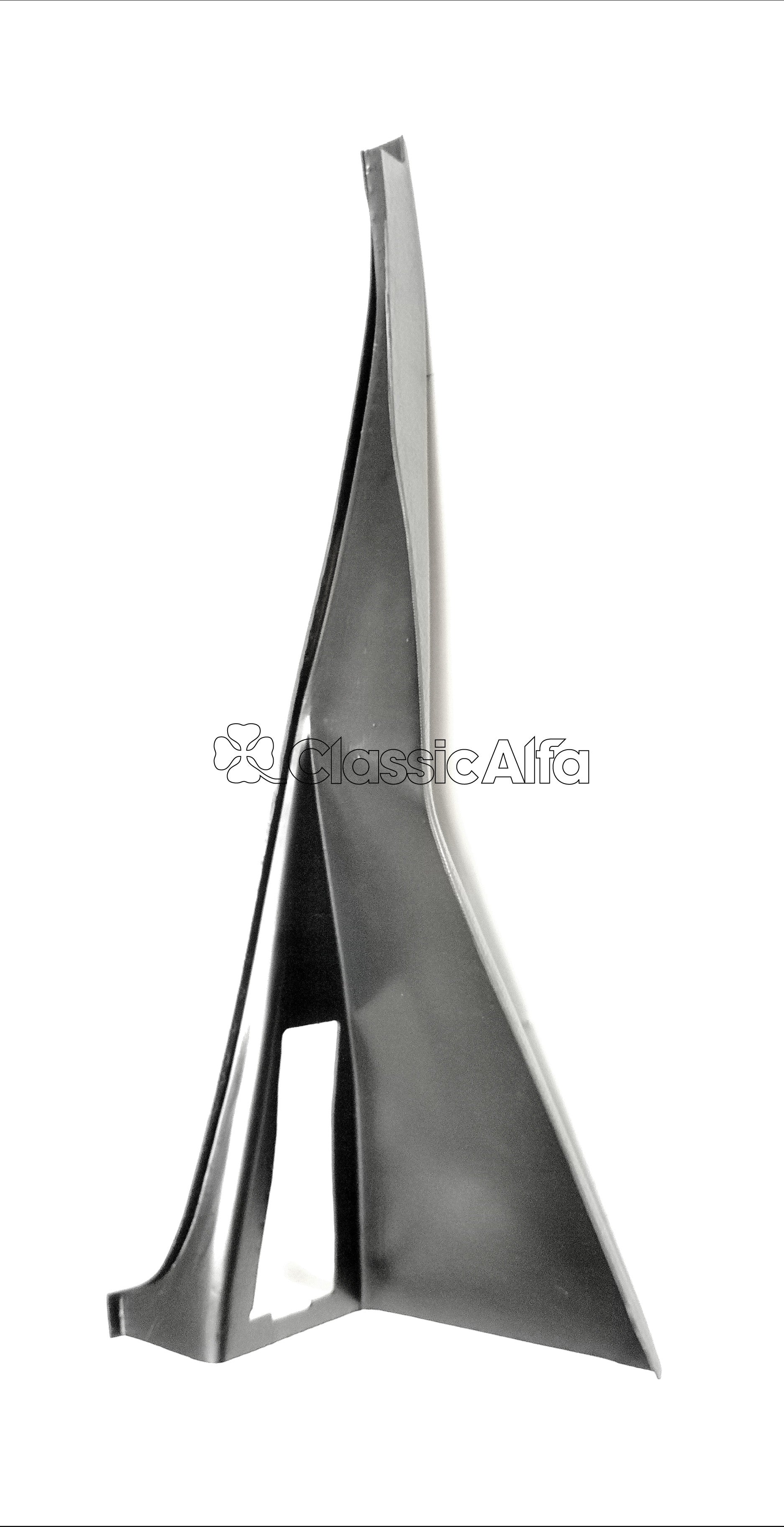 IN141 ROUNDTAIL SPIDER LEFT B-POST TRIM