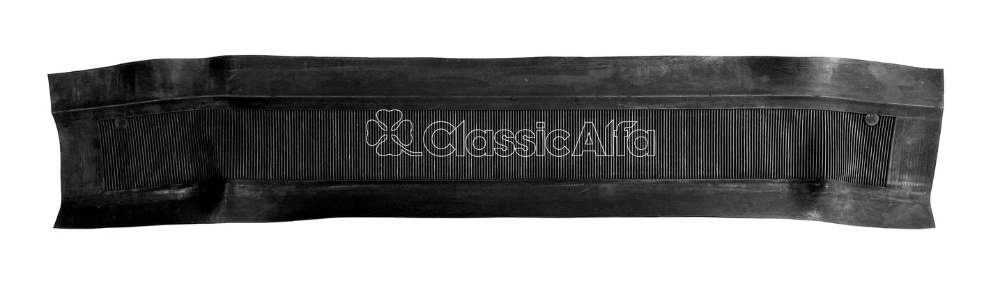 IN219  ROUNDTAIL BOOT MAT BEHIND REAR LIGHTS