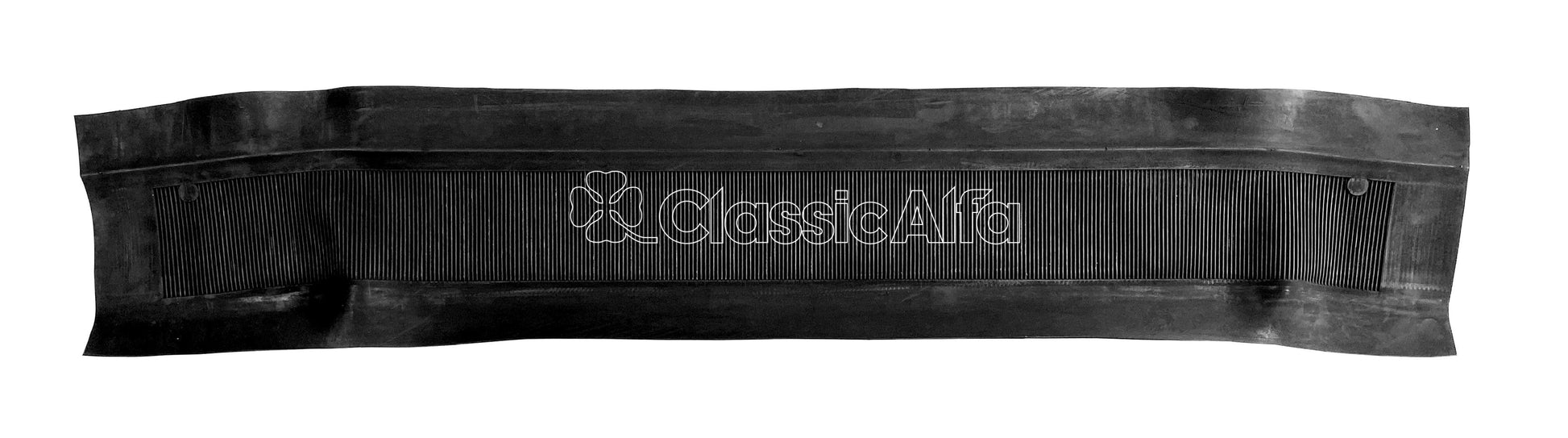 IN219  ROUNDTAIL BOOT MAT BEHIND REAR LIGHTS