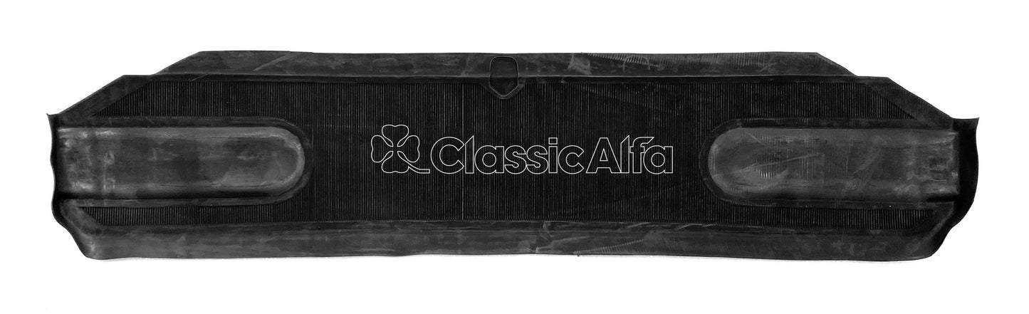 IN220 KAMMTAIL BOOT MAT BEHIND REAR LIGHTS