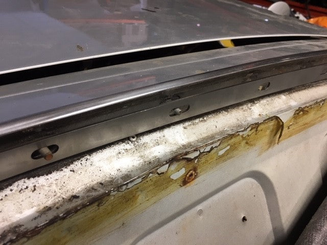 IN248 CENTRE INNER SOFT TOP RETAINING PLATE