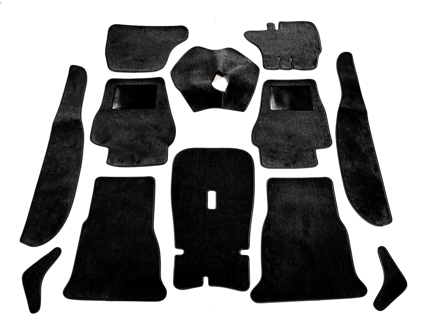 IN269/1 GIULIA SALOON PREMIUM BLACK CARPET SET - RHD