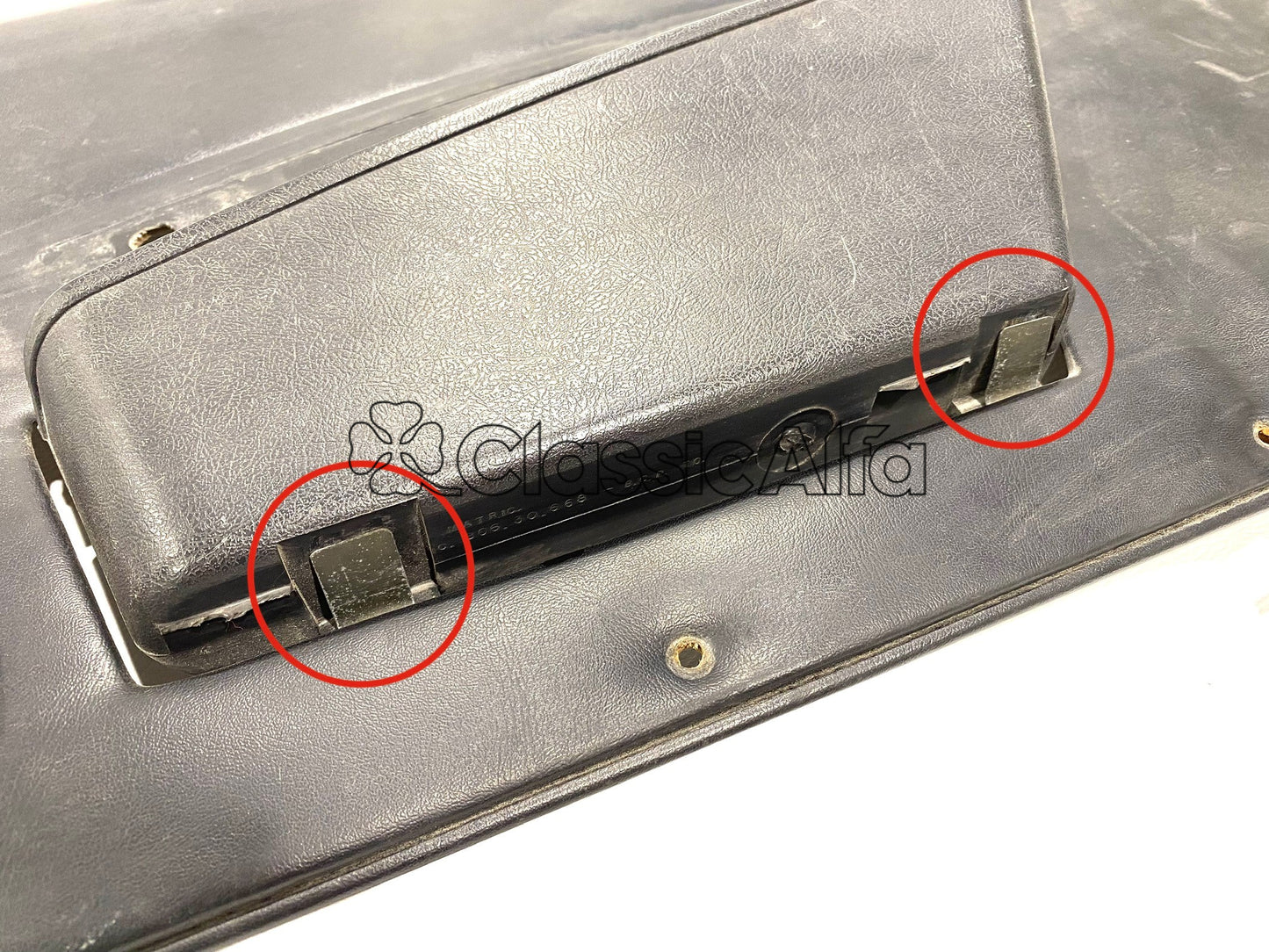 IN337 LATE 105 SPIDER DOOR BIN RETURN SPRING