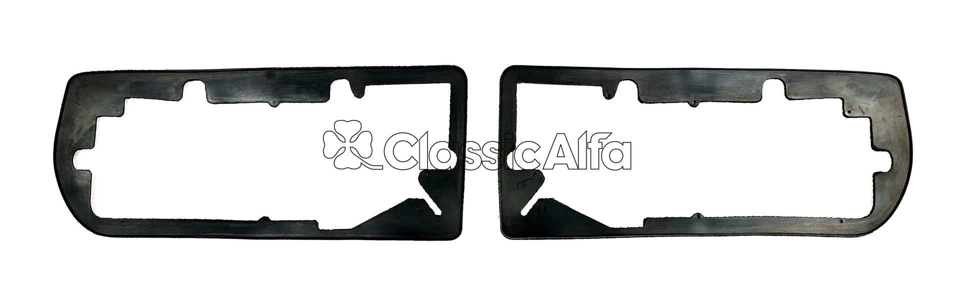 LT020 PAIR REAR LIGHT SEALS - 2000 GTV