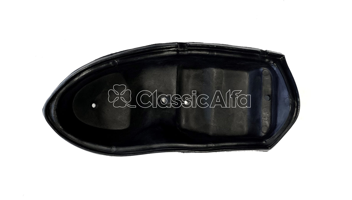 LT059/3 ROUNDTAIL SPIDER 1966-70 REAR LIGHT BACKING SEAL RIGHT