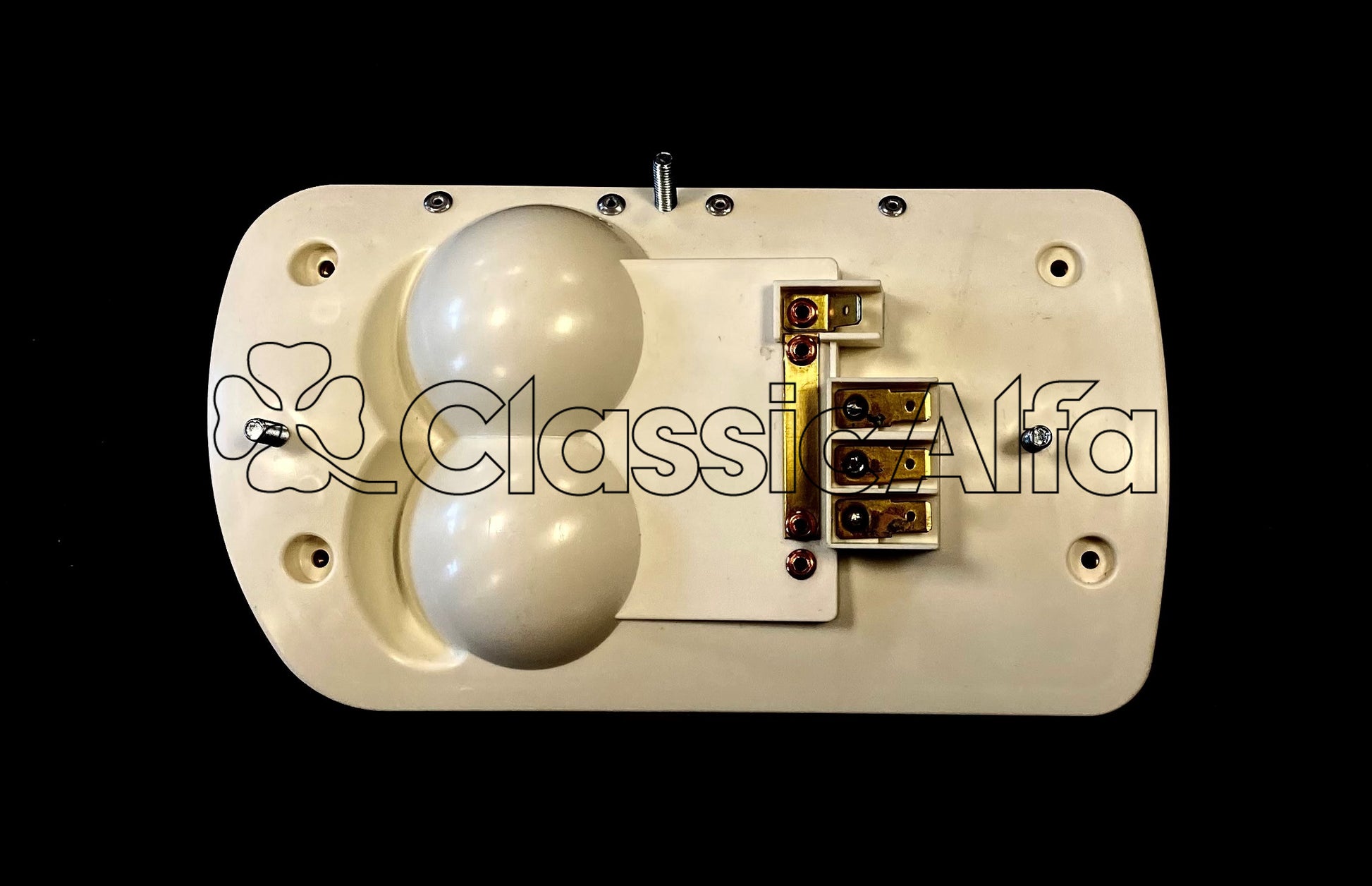 LT075 GT/GTV REAR LIGHT BACKING - RIGHT