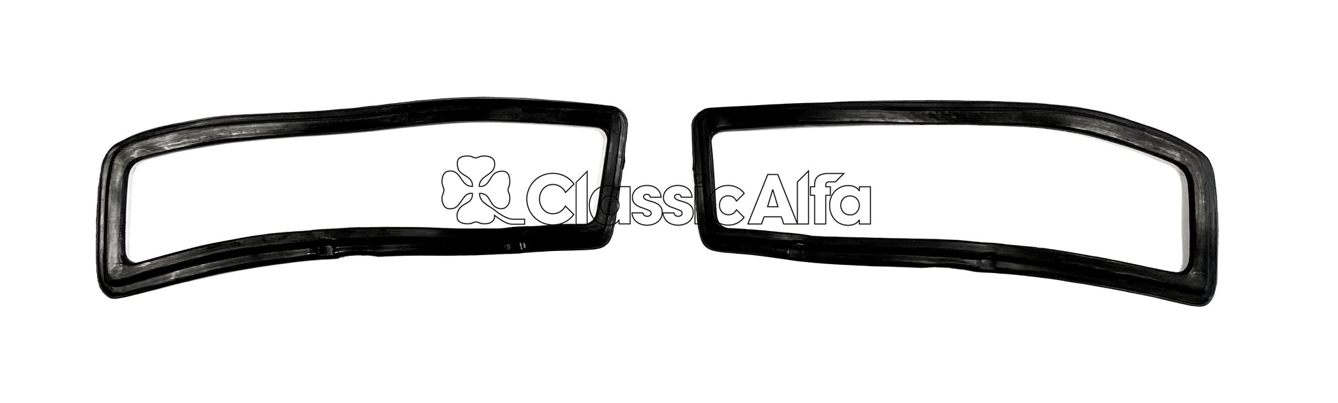 LT076 PAIR OF SIDELIGHT TO BODY SEALS - GT/GTV 1970 ONWARDS