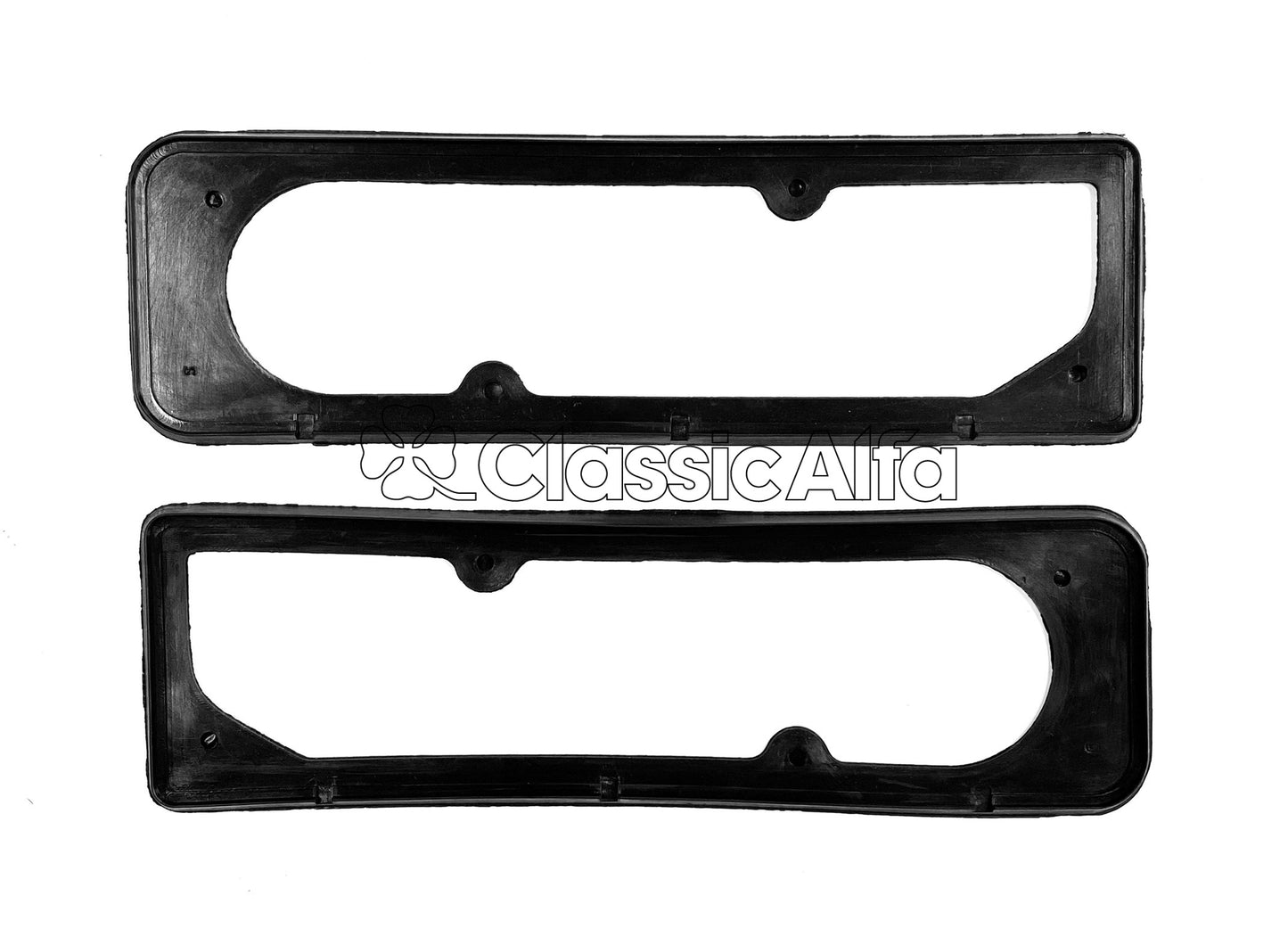 LT110 GIULIA SALOON REAR LIGHT SEALS - SMALL/EARLY