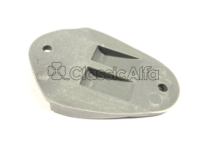 MI036 BONNET/HOOD SPRING BRACKET LATE GTV