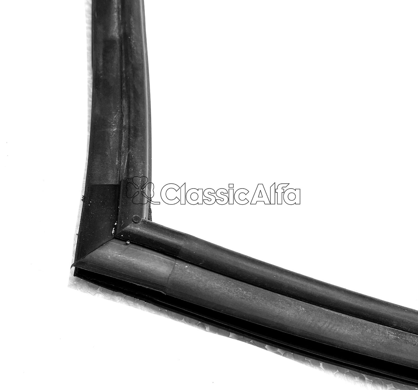 MN020 MONTREAL FRONT SCREEN SEAL