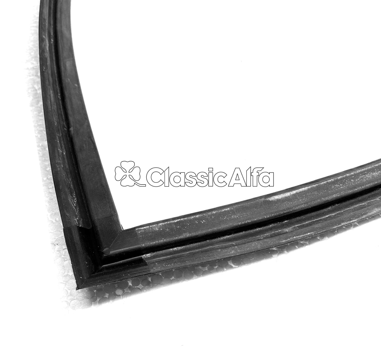 MN021 MONTREAL REAR WINDOW HATCH TO BODY SEAL