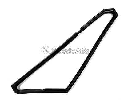 MN025 MONTREAL FRONT QUARTER LIGHT SEAL LEFT