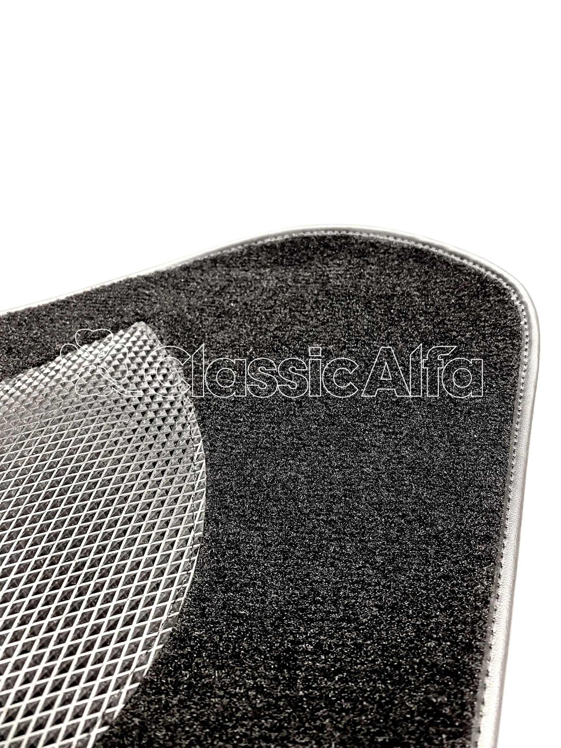 MN070 LHD MONTREAL CARPET SET - BLACK