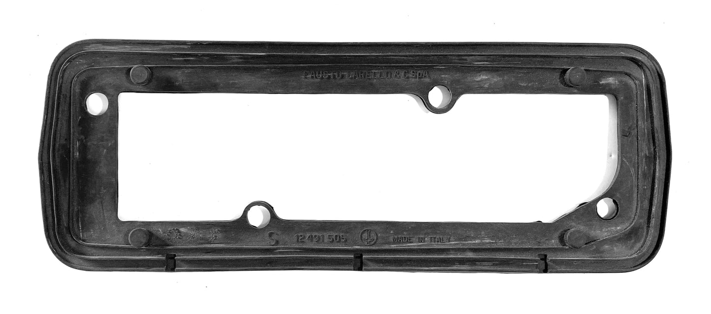 N0070 ORIGINAL CARELLO GIULIA SALOON REAR LIGHT SEAL - LEFT