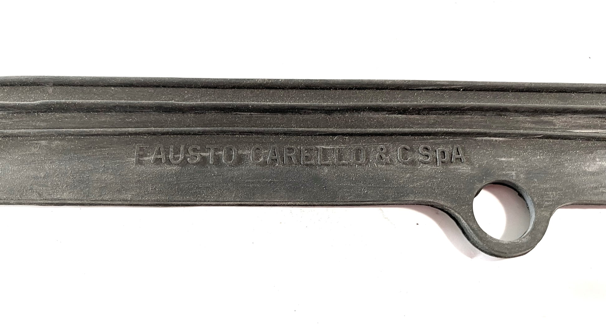 N0070 ORIGINAL CARELLO GIULIA SALOON REAR LIGHT SEAL - LEFT